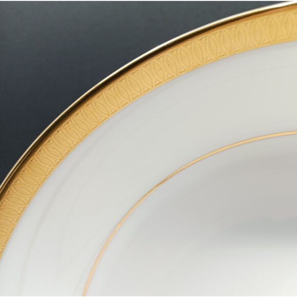 Mikasa Pembroke Vegetable Serving Bowl 8.25" Bone China Gold Trim 1971-1986 VTG - Picture 5 of 7